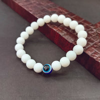 Urthn Evil Eye White Beads Bracelet - 1404755 (Pack Of 6)