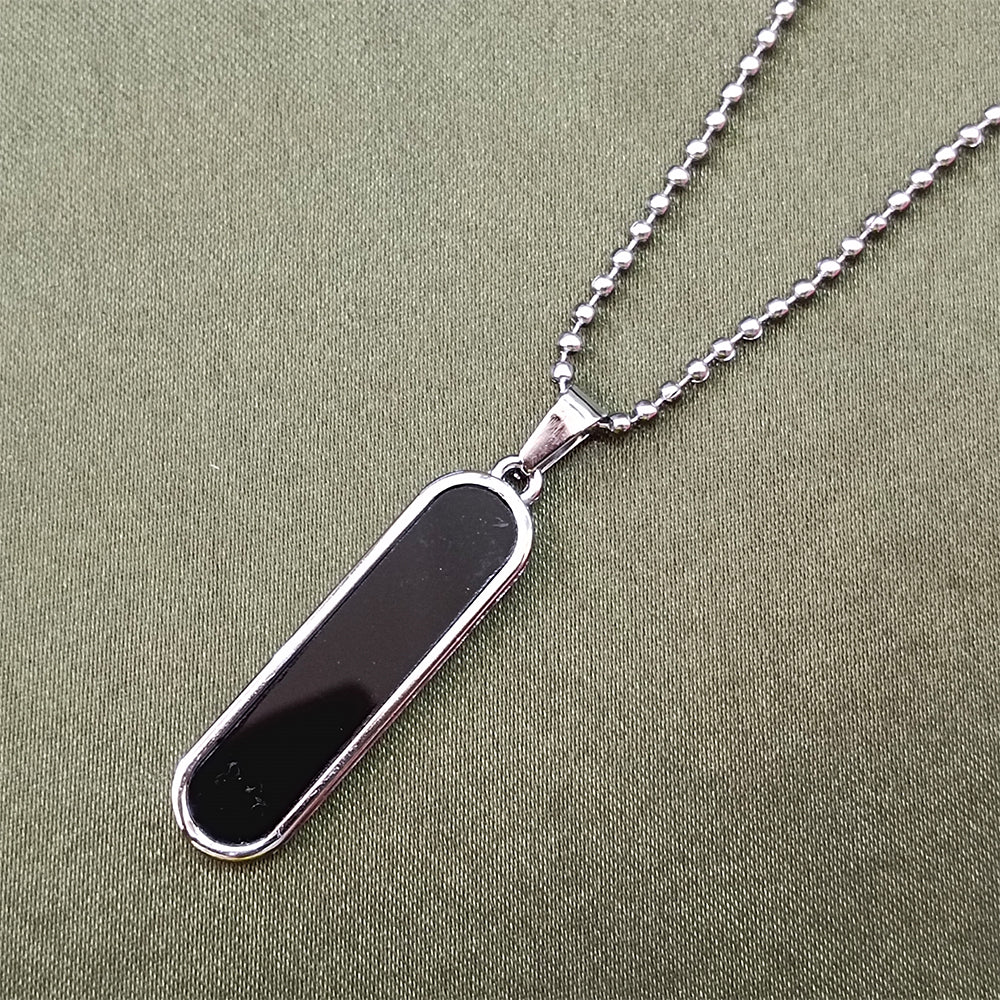 Urthn Black Enamel Chain Pendant For Men