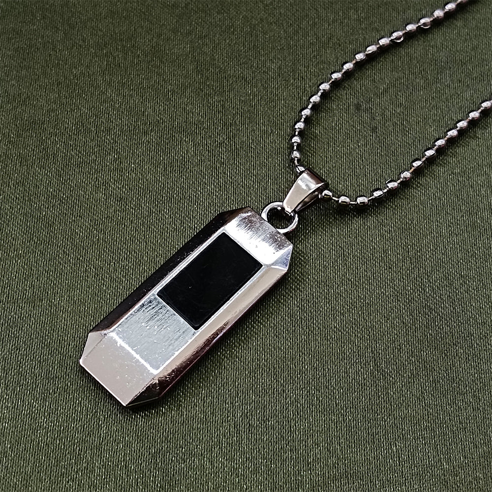 Urthn Black Enamel Chain Pendant For Men