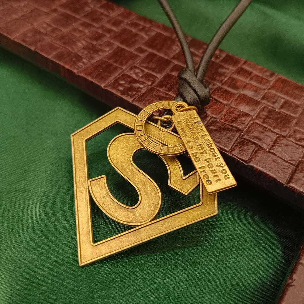 Urthn Superhero Superman Thread Pendent For Men -1405231