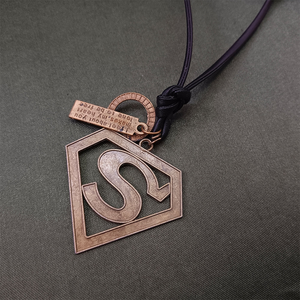 Urthn Superhero Superman Thread Pendent For Men -1405231