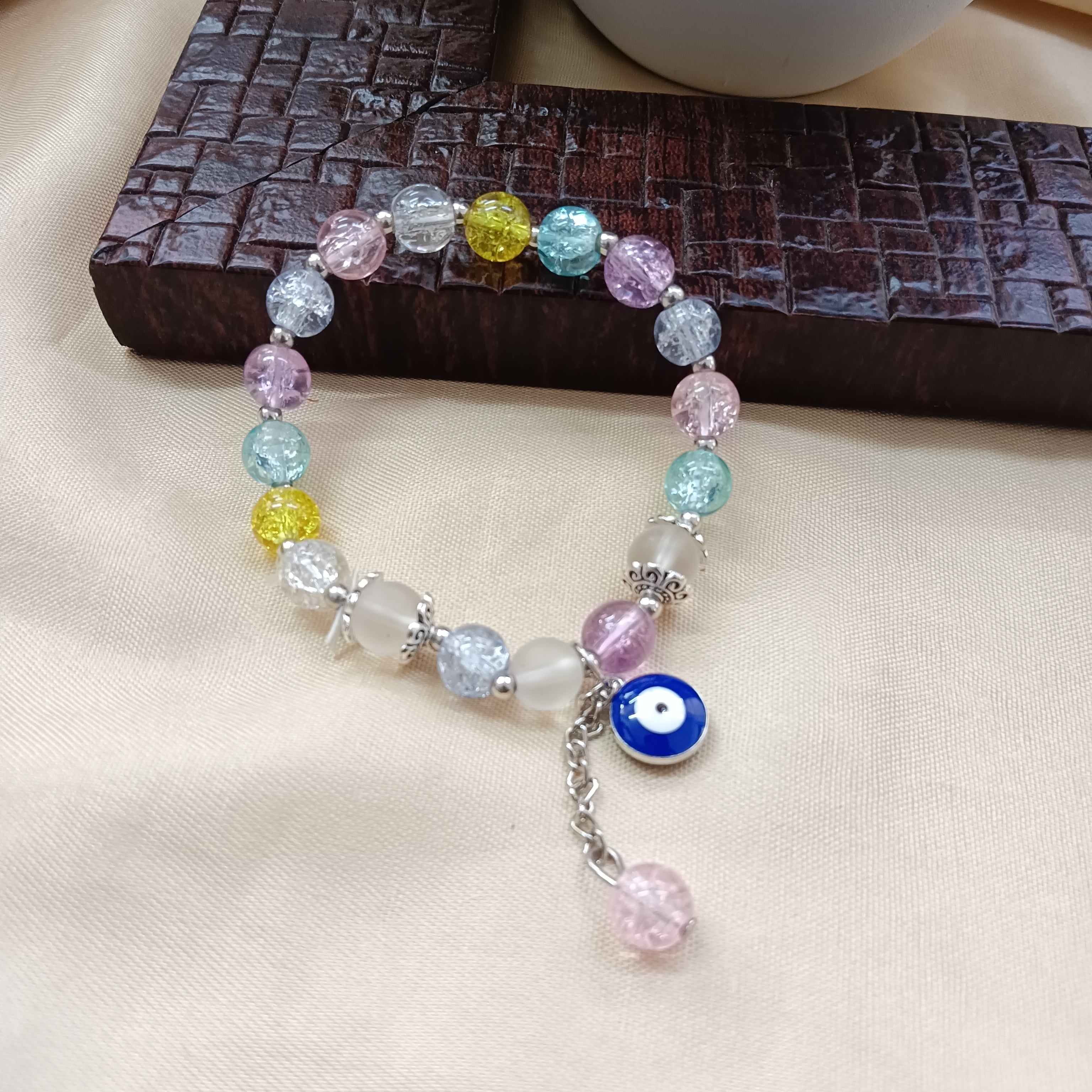 Urthn Colorful Crackle Glass Beads Evil Eye Bracelet (Pack of 6)