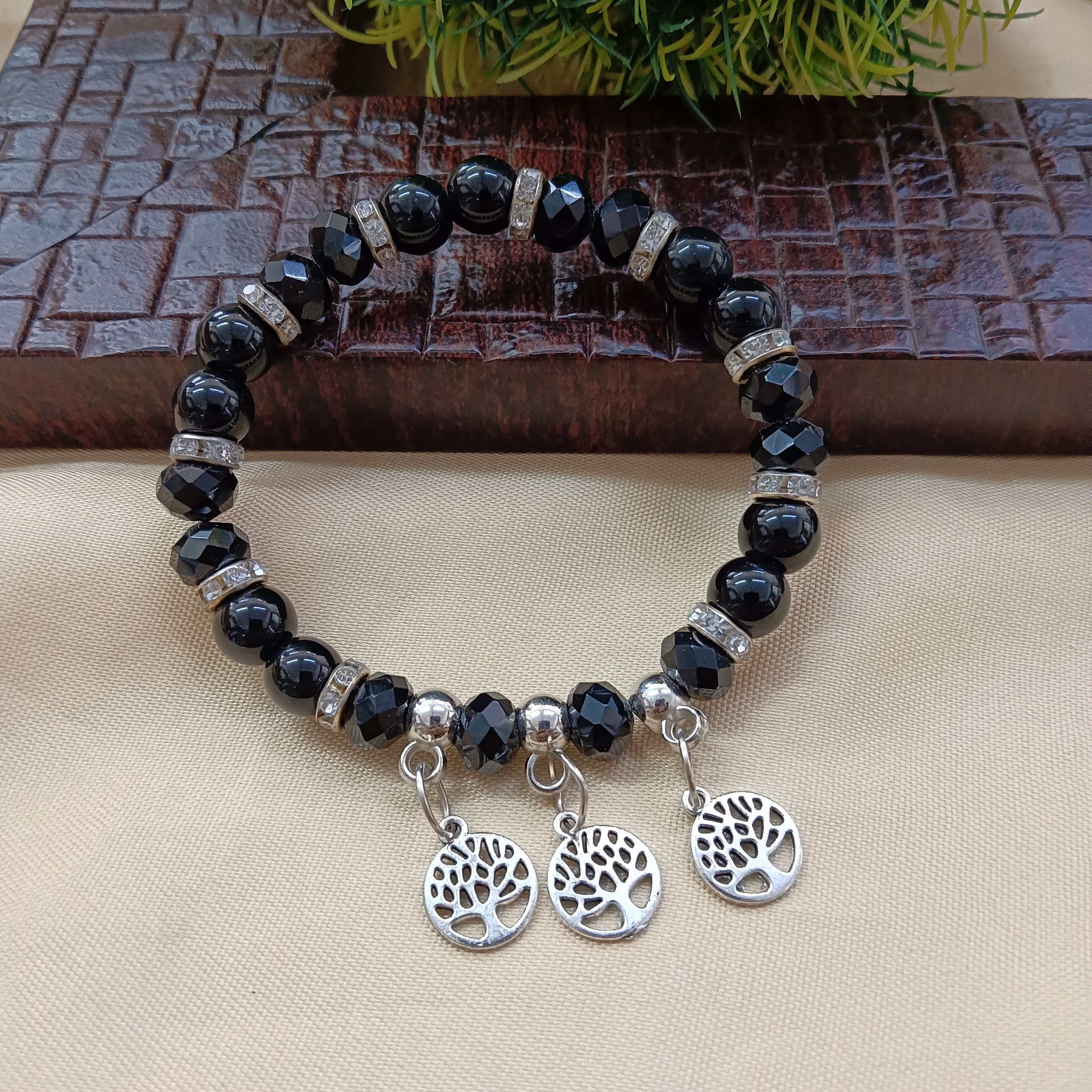 Urthn Minimal Black Crystal Beads Bracelet (Pack of 6)