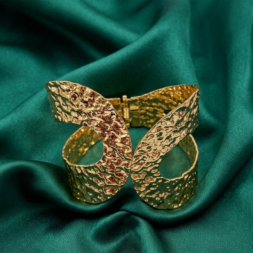 Urthn Gold Plated Textured CutOut Stylish Openable Kada (Pack of 3)