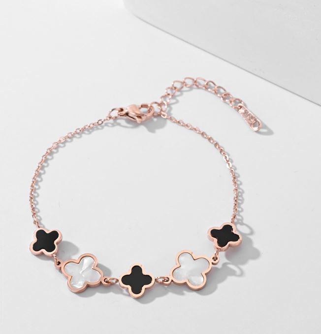 Tarohi Jewels Stainless Steel Clover Link Bracelet