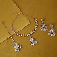 Saloni Fashion Jewellery Glimmery Round Shape Mother of Pearl Uncut Kundan Stone Gold Plated Brass Choker Necklace Set With Maang Tikka For Women and Girls