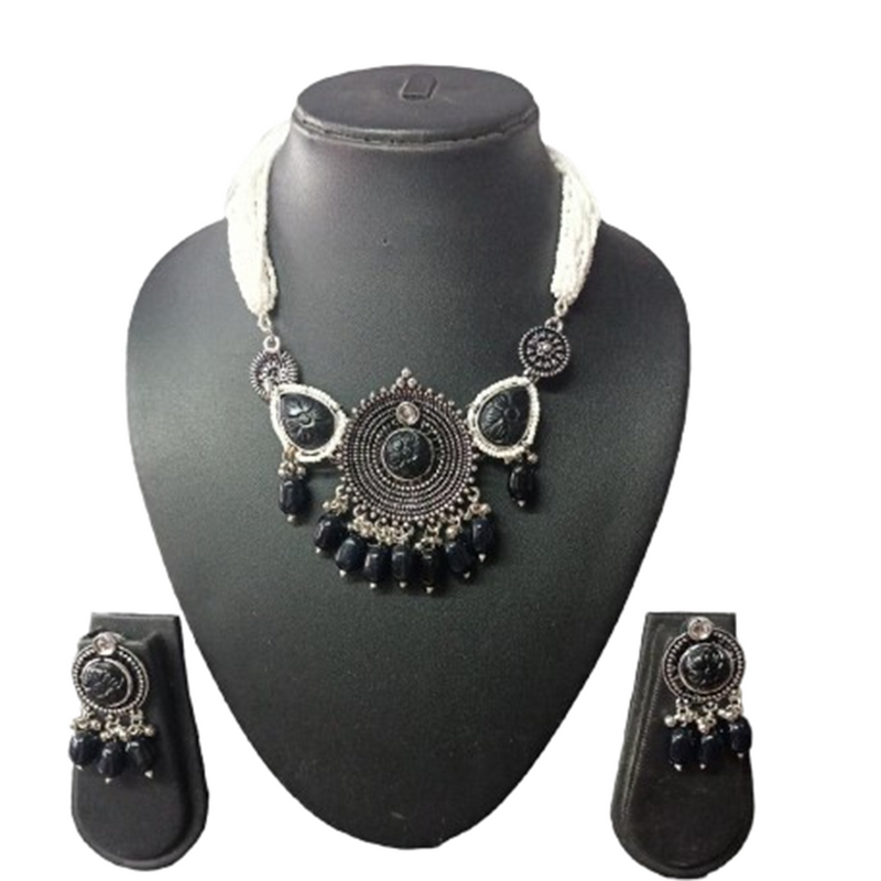 Wearhouse Fashion Oxidised Plated Pota Stone And Pearl Necklace Set