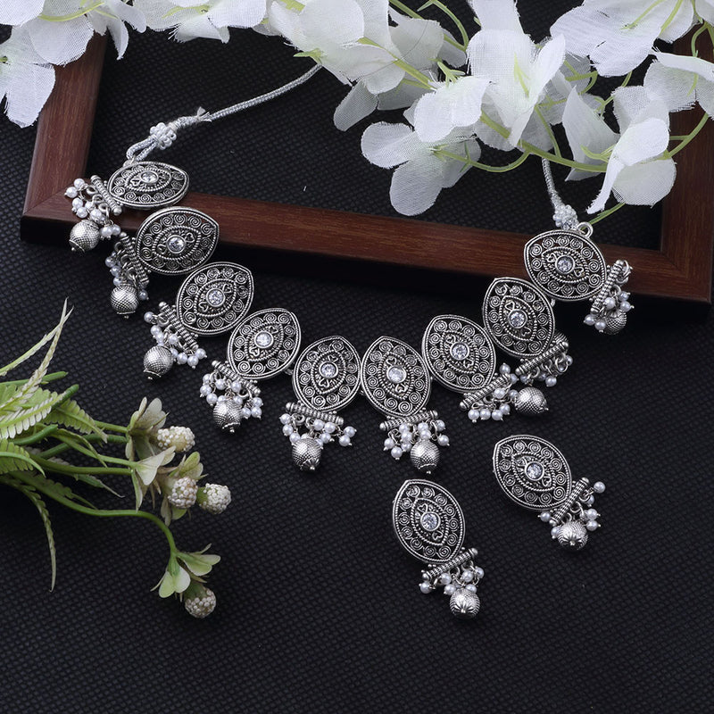 Wearhouse Fashion Oxidised Plated Pota Stone And Pearl Necklace Set