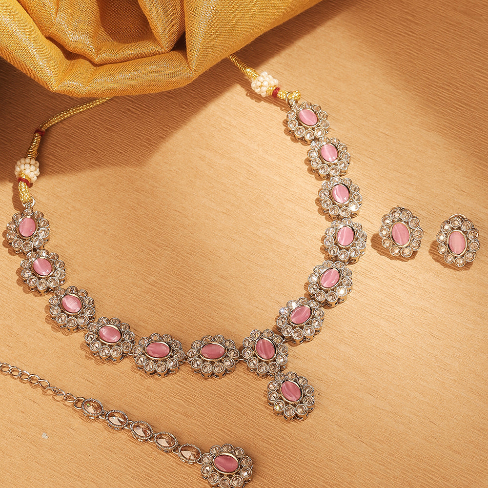 Saloni Fashion Jewellery Graceful Round and Oval Shape Antique Gold Plated Brown Uncut Kundan Stone Choker Necklace Set With Maangtikka For Women and Girls