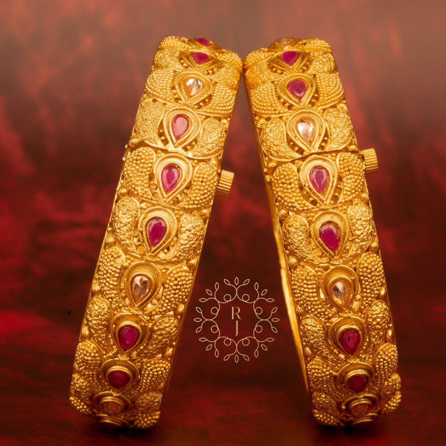 Raddhi Jewels Designer Premium Quality Rajwadi Gold Plated Brass Openable Kada/Bangles Set