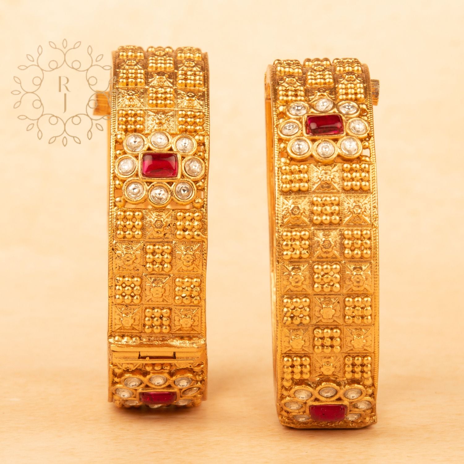 Raddhi Jewels Designer Premium Quality Rajwadi Gold Plated Brass Openable Kada/Bangles Set