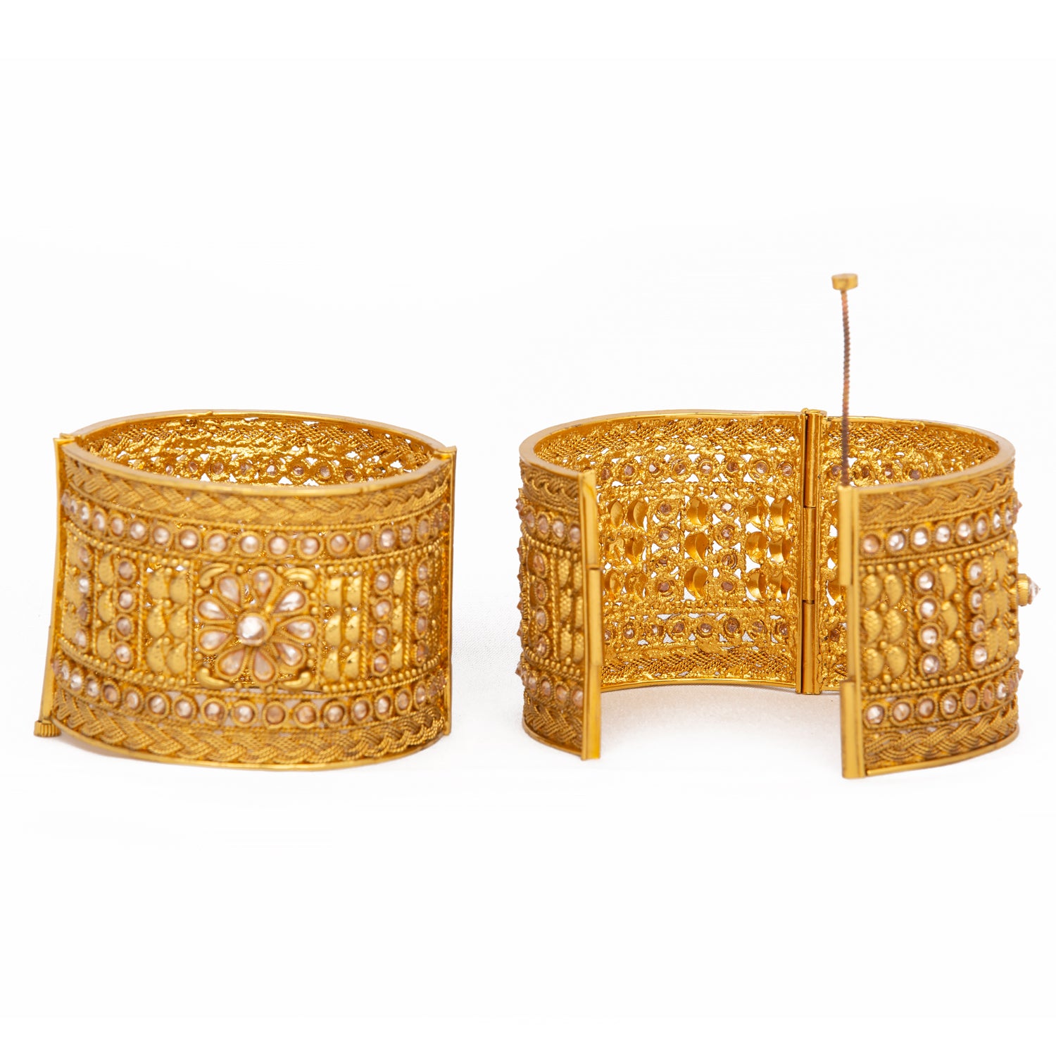 Raddhi Jewels Designer Premium Quality Rajwadi Gold Plated Brass Openable Kada/Bangles Set