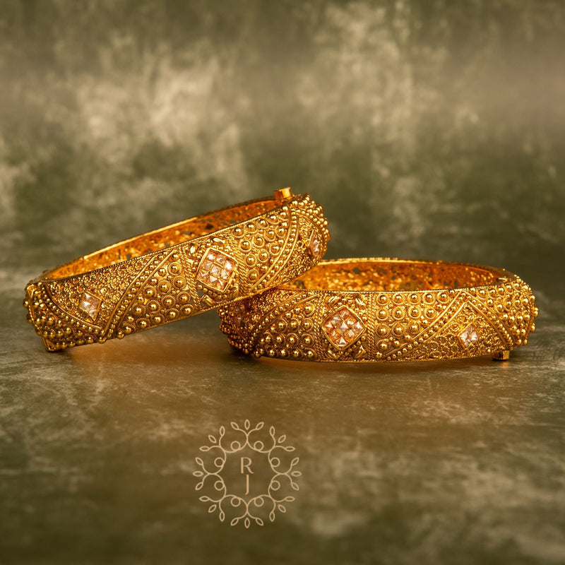 Golden Alloy BG-2470 Latest Classy Gold Plated Rajwadi Bracelet at Rs  278/piece in Surat