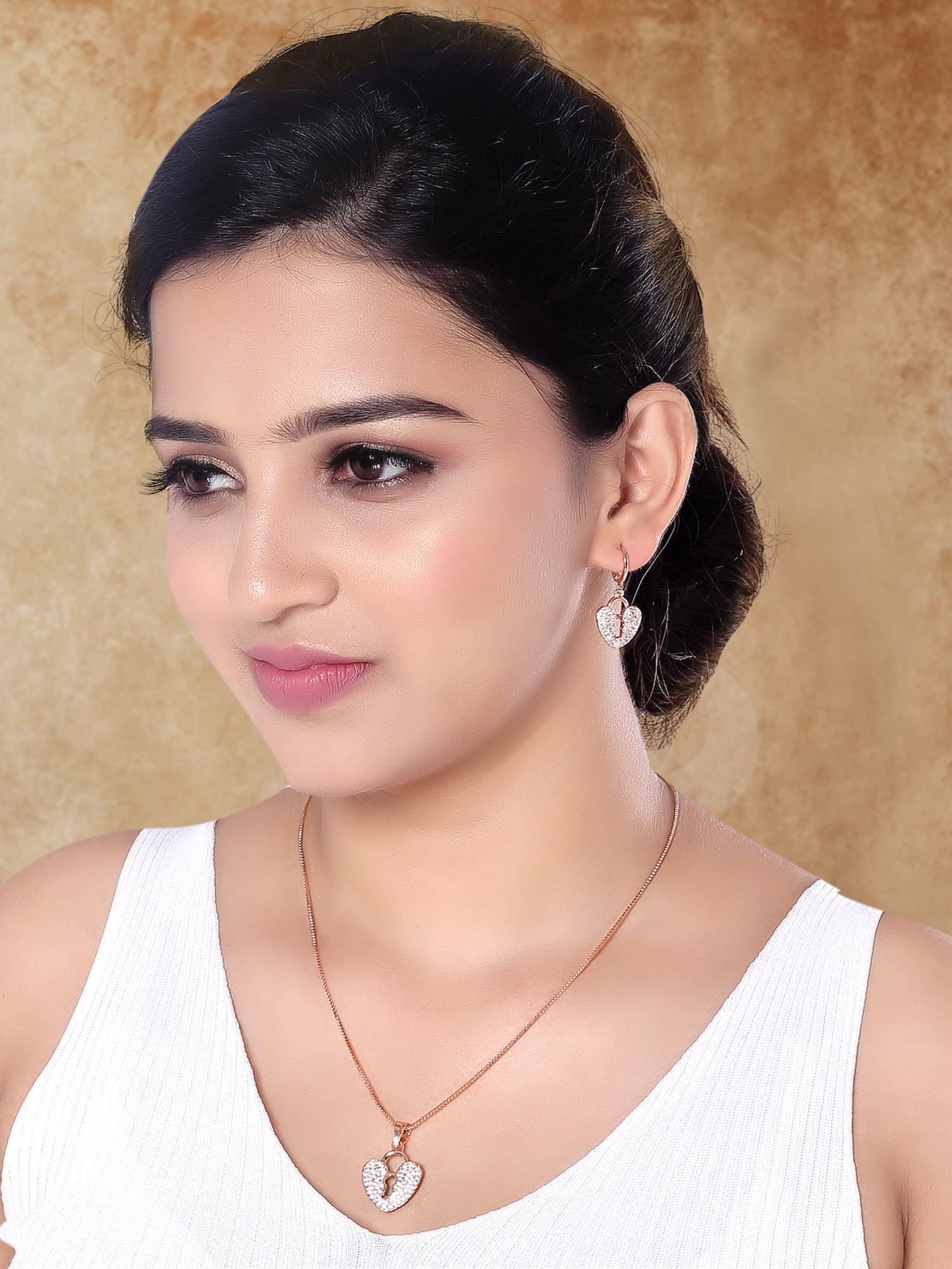 Etnico Rose Gold Plated Glittering American Diamond CZ Zircon Chain Pendent Set for Women