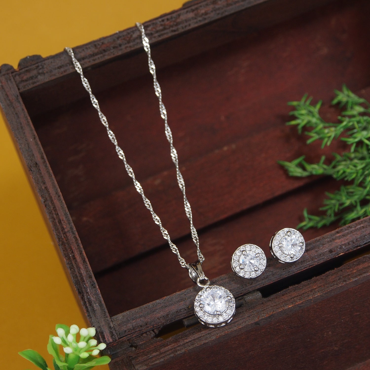 Etnico Latest Stylish CZ American Diamond Teardrop Pendant Set For Women