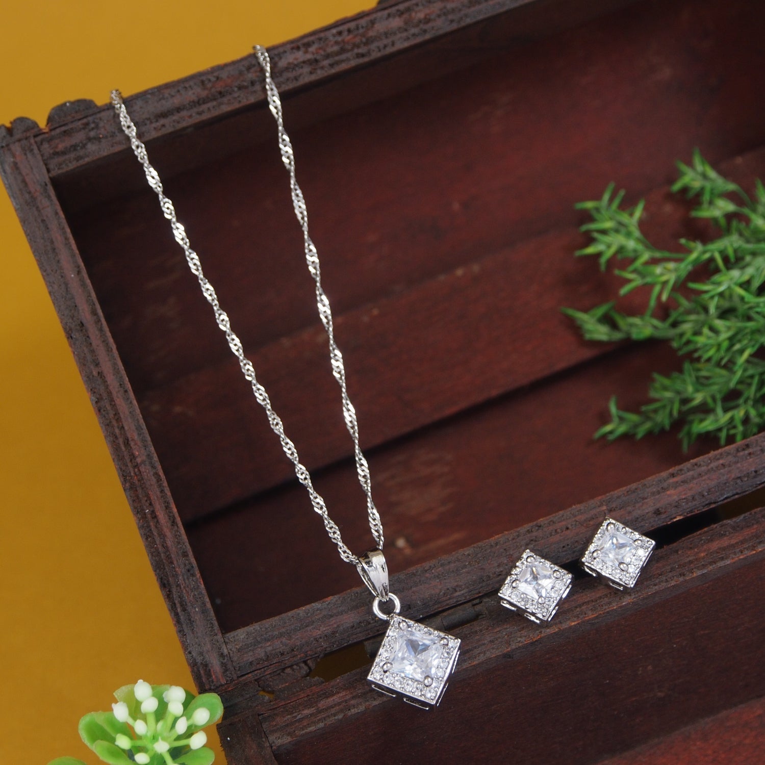 Etnico Latest Stylish Silver Plated CZ American Diamond Pendant Set For Women