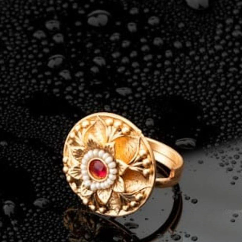 ChicCharm Jewellery Brass Gold Plated Synthetic Stone And Pearls Rings