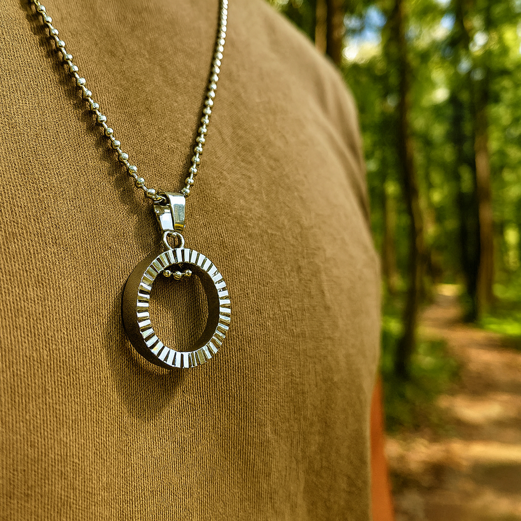 Urthn Round Shape Circle Ring Chain Pendant