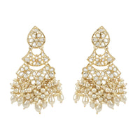 Etnico Gold Plated Traditional Pearl Kundan Studded Floral Bridal Choker Necklace With Earring Maang Tikka & Finger Ring Set For Women And Girls (K7240W)