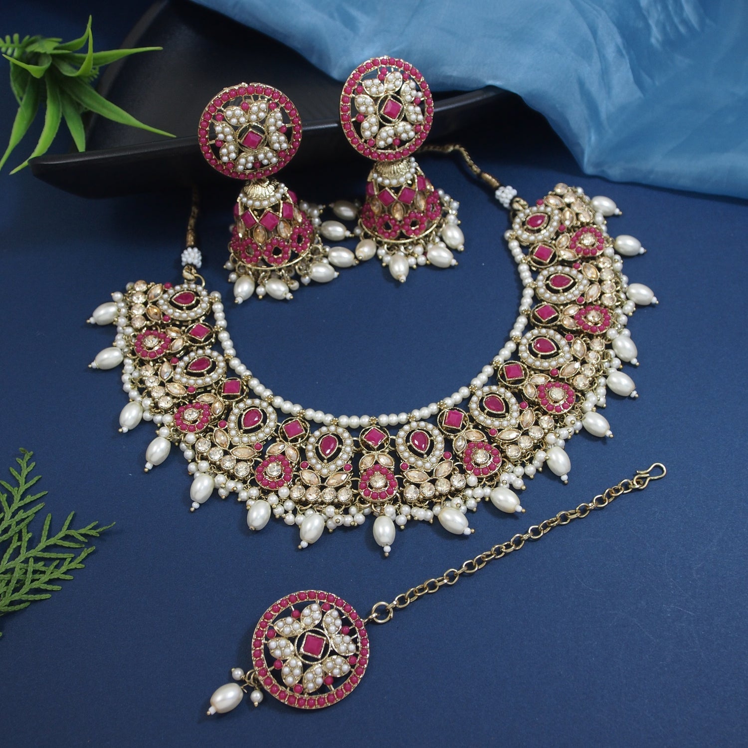Etnico Gold Plated Traditional Kundan & Pearl Choker Necklace Jewellery Earrings & Maang tikka Set For Women (Dark Pink)