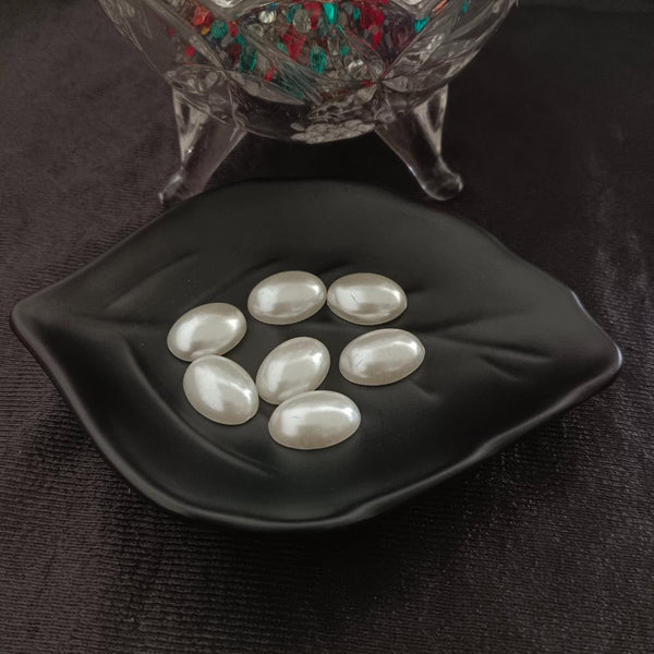 Kriaa White Oval Shape Flat Back Pastable Acrylic Half Beads For Jewellery DIY