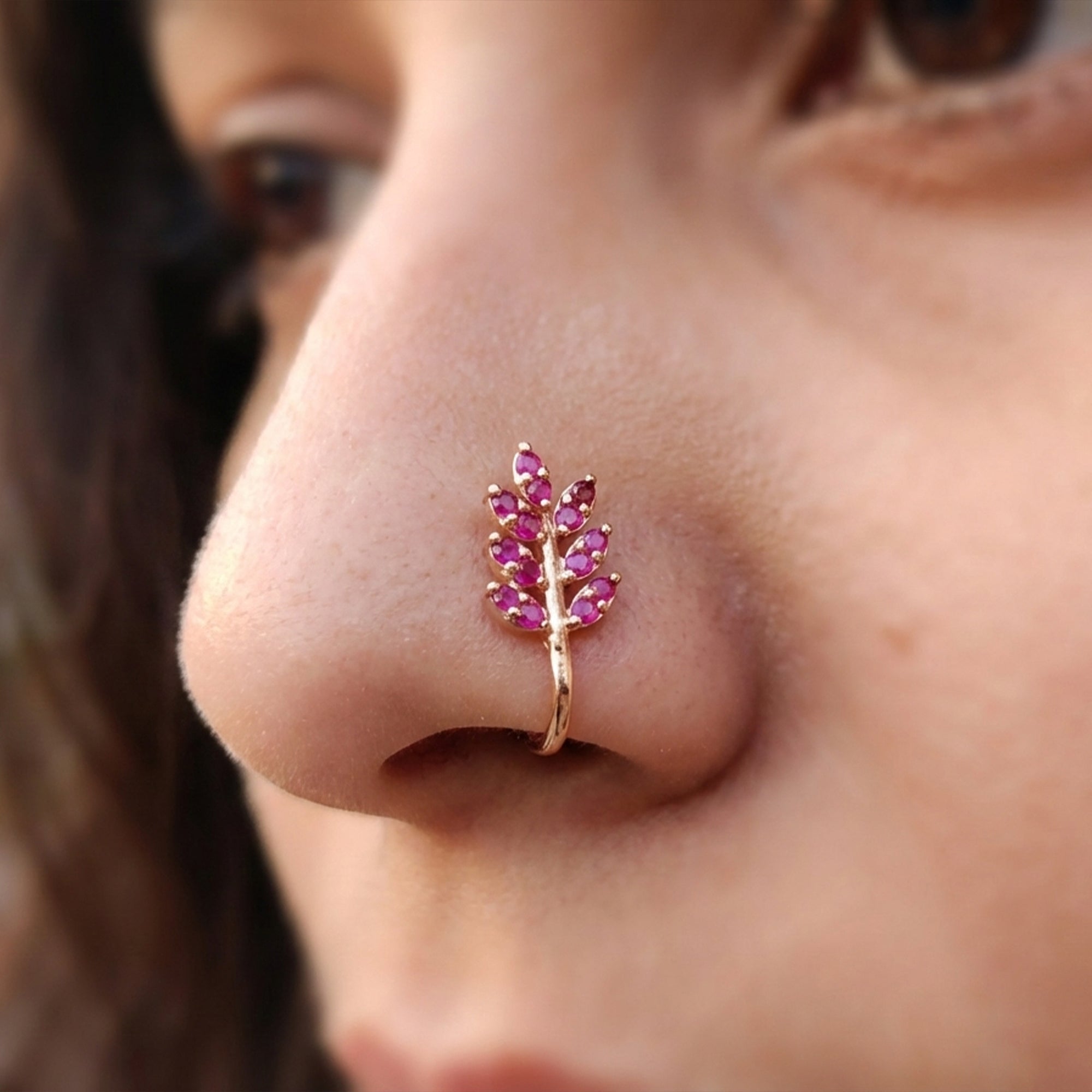 Js Fashion Antique Floral Design Nath in High Gold Finish