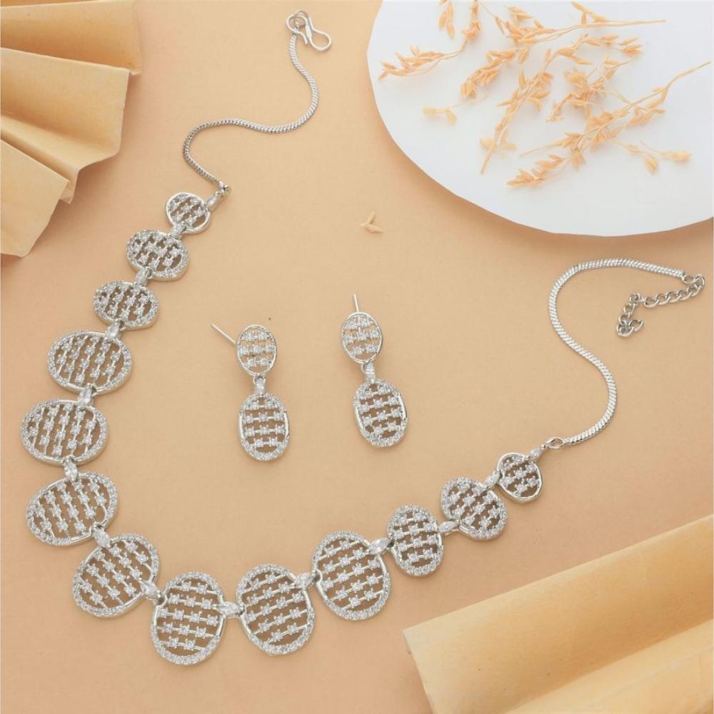 HR Sales Premium Quality Rhodium Finish Glamorous Austrian Stone Necklace Set
