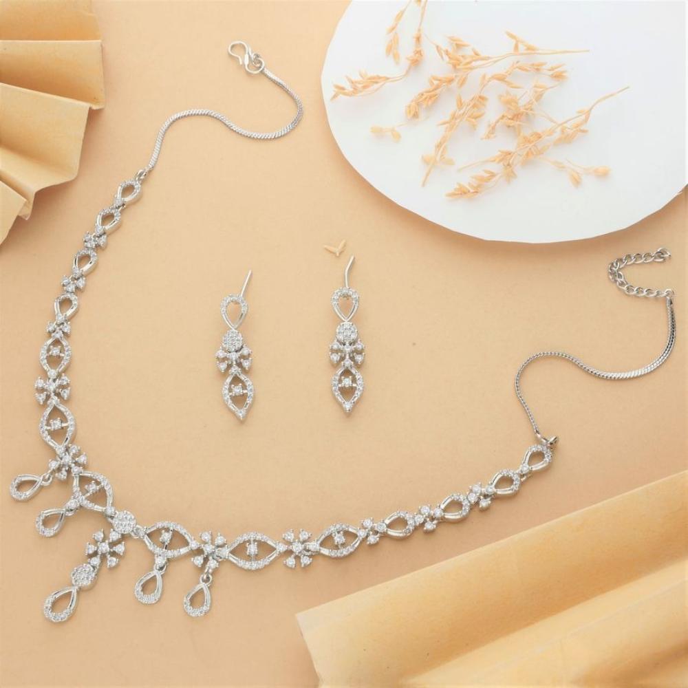 HR Sales Premium Quality Rhodium Finish Glamorous Austrian Stone Necklace Set