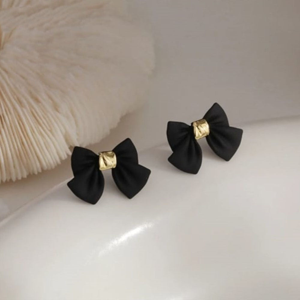 Bevy Pearls Cute Bow Studs Earrings 