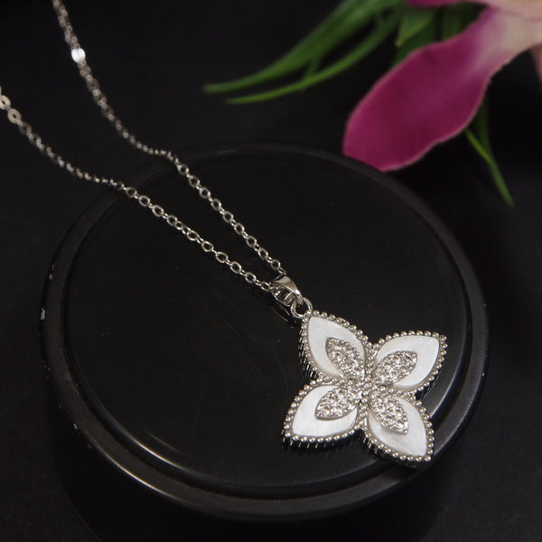 Tarohi Jewels Stainless Steel Silver Clover Pendent Chain Necklace - STNK 4992