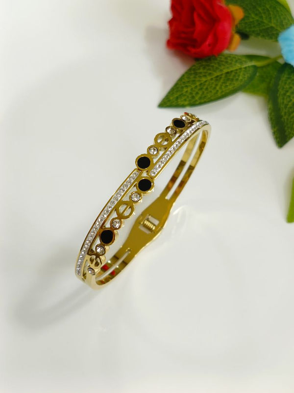 Tarohi Jewels Stainless Steel Gold Plated Kada- STKD 4255