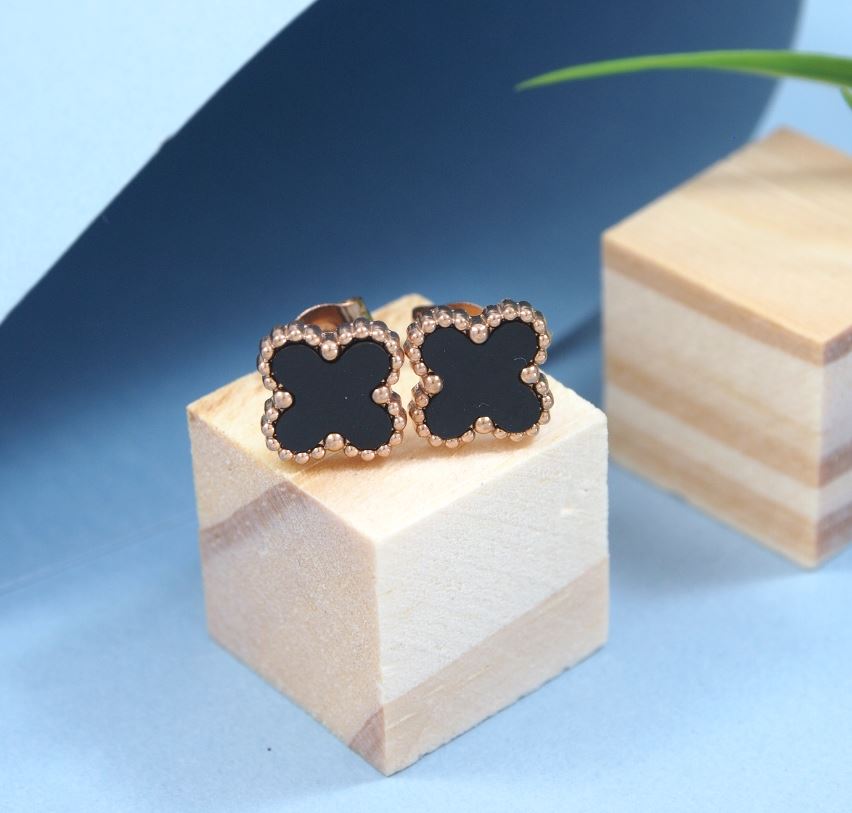 Tarohi Jewels Stainless Steel Anti Tarnish Colourful Clover Stud Earrings- STNER 5337