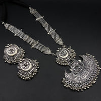 Bevy Pearls Antique Oxidised Plated Necklace Set