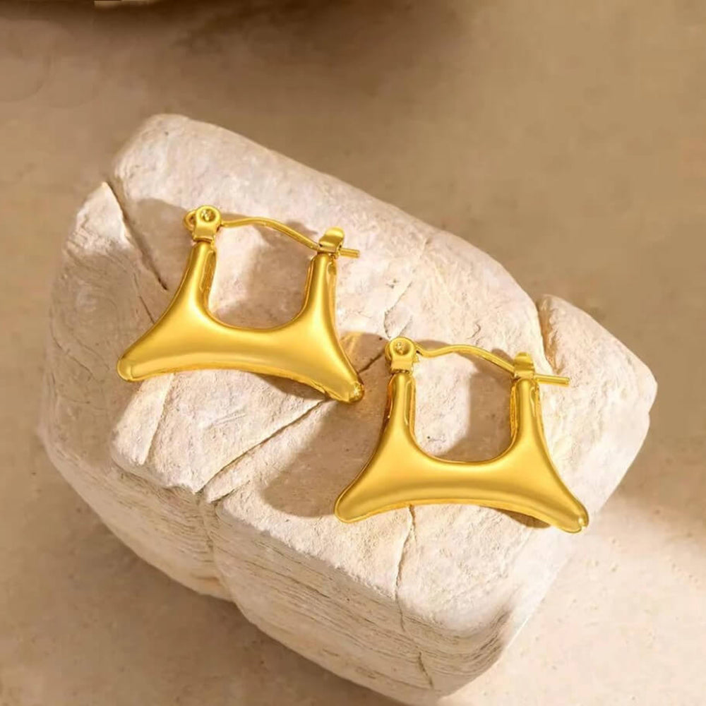 Bevy Pearls Modern Wave Design Hoop Earrings