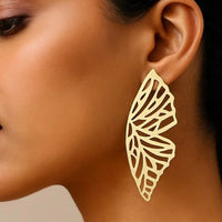 Bevy Pearls Quilted Finish Stud Earrings