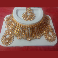 Neetu Art Gold Plated Kundan Stone Choker Necklace Set With Maangtikka