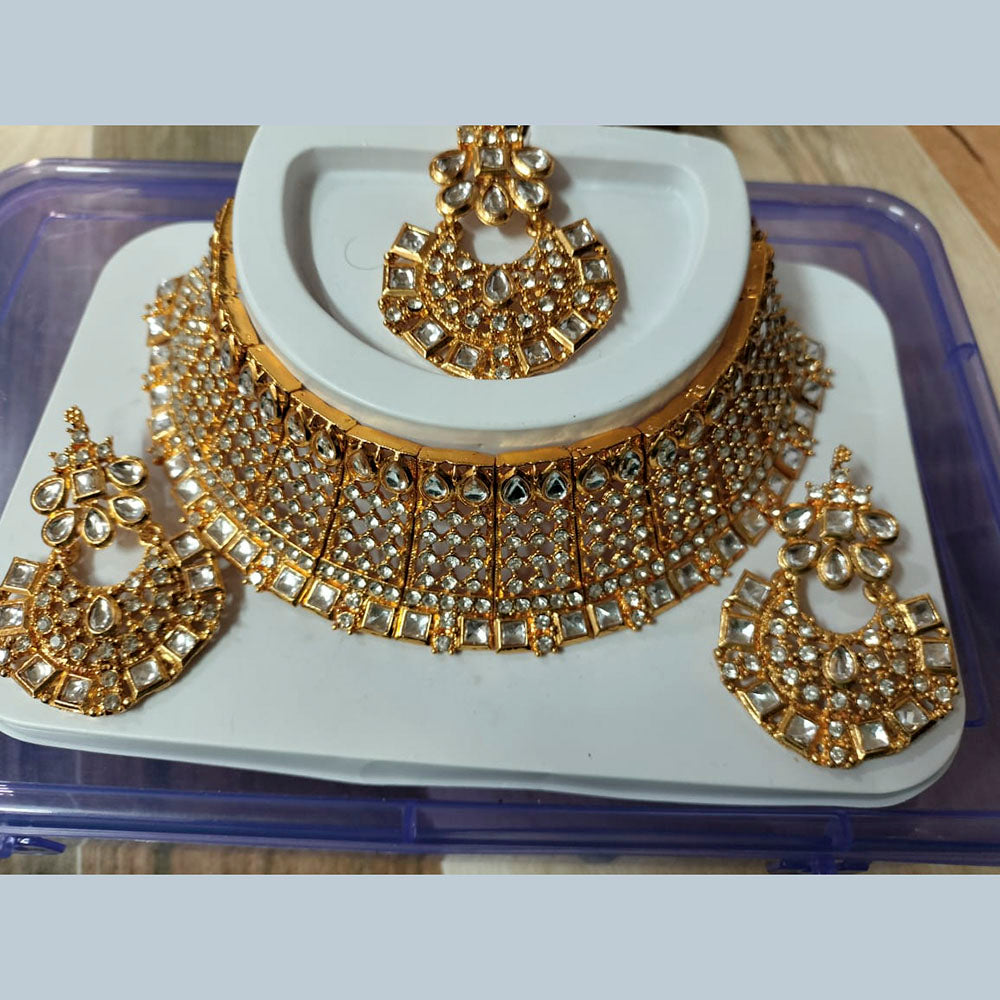 Neetu Art Gold Plated Kundan Stone Choker Necklace Set With Maangtikka