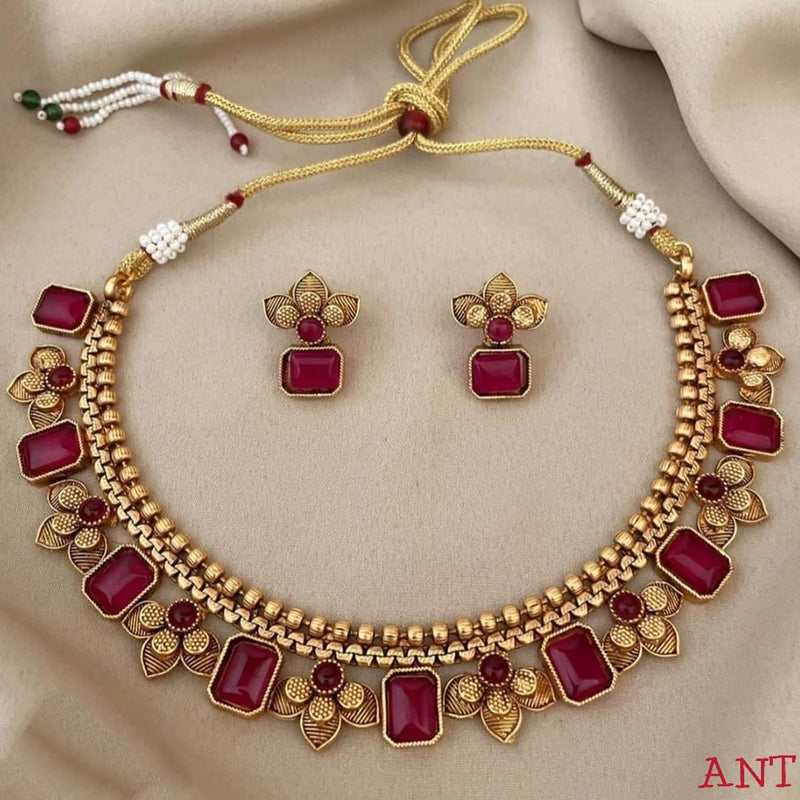 Lucentarts Jewellery Pota Stone Gold Plated Necklace Set