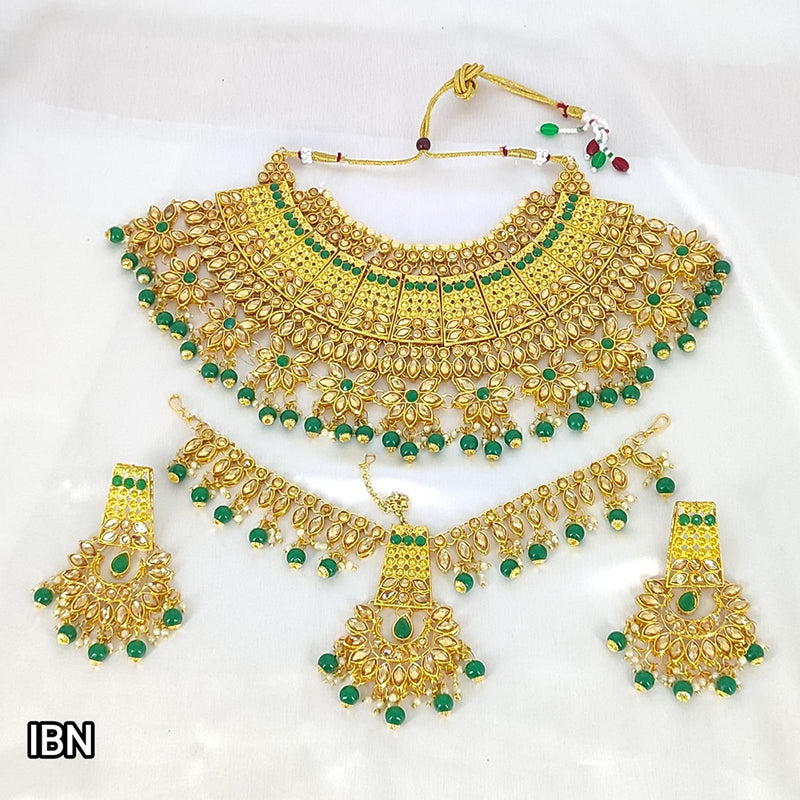 Lucentarts Jewellery Kundan Stone Gold Plated Necklace Set