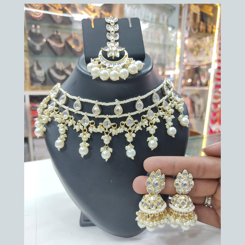 Lucentarts Jewellery Kundan And Pearl Necklace Set With Maangtikka