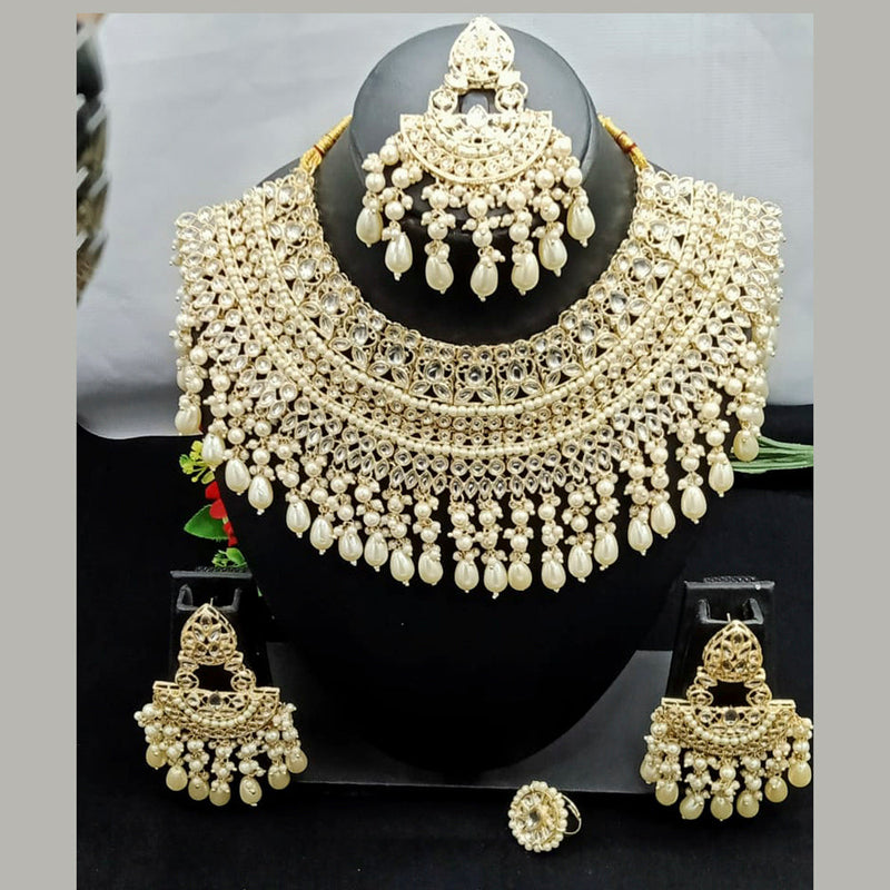 Lucentarts Jewellery Gold Plated kundan & Beads Necklace Set