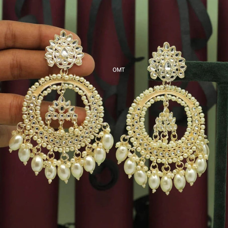 Lucentarts Jewellery Gold Plated Kundan Stone Dangler Earrings