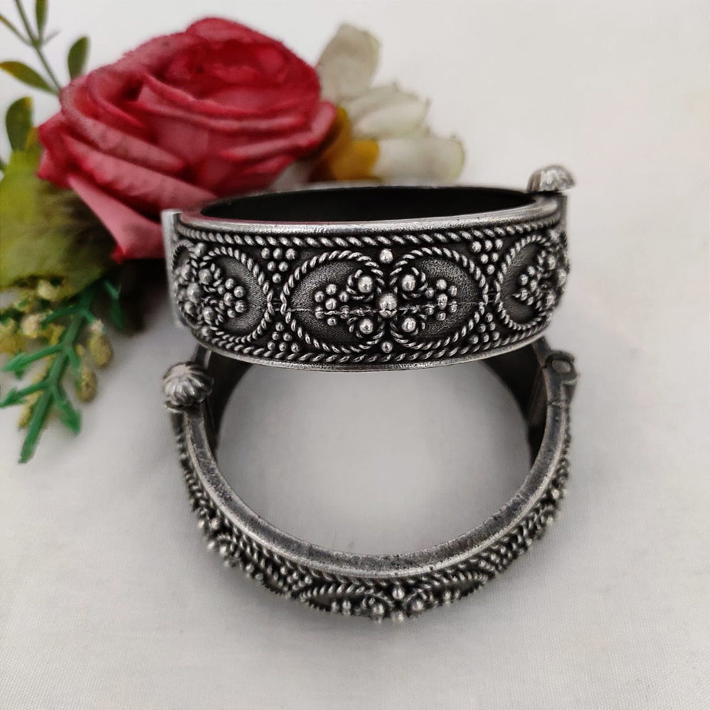 Oxidized Plated Screw Bangles