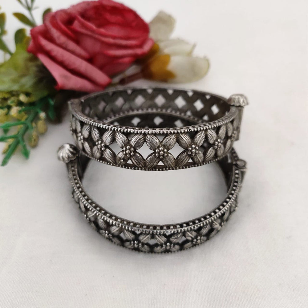 Oxidized Plated Screw Bangles