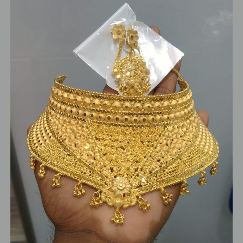 Stunning Lightweight Gold Choker Necklace Set for the Indian Bride
