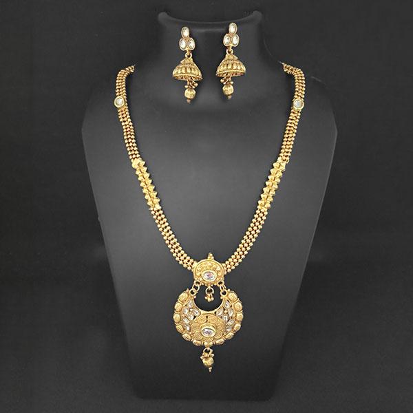 Kriaa Gold Plated White Kundan Necklace Set - 1109853B