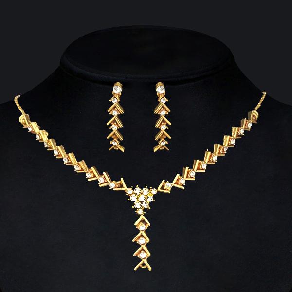 Kriaa Gold Plated Austrian Stone Necklace Set - 1101119