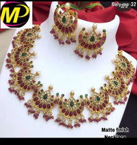 FS Collection Pota Stone Choker Necklace Set
