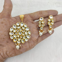 FSCollection Kundan Stone Pendant Set