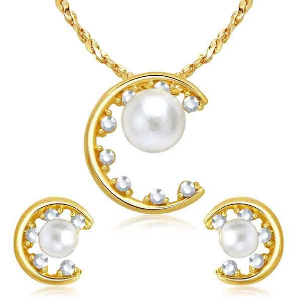 Kriaa Austrian Stone And Pearl Gold Plated Pendant Set - 1202014